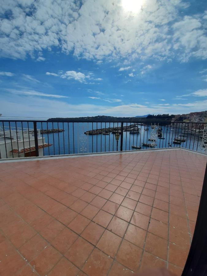 Residenza Mena Marina Corricella Apartment